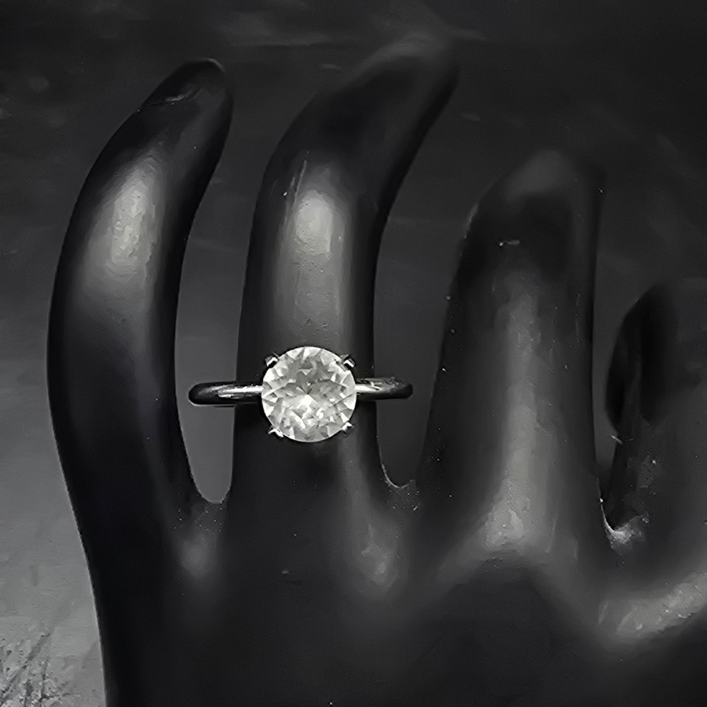 Vintage Uncas Rhinestone Solitaire Ring Size 6 Costume Jewelry